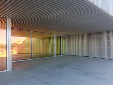 8 Abri arrière miroir la MECA Bordeaux.